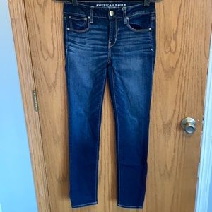 American Eagle dark wash skinny jeans
